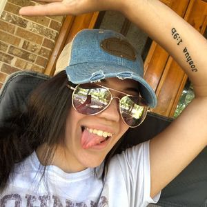 Meet your Posher, Taylor